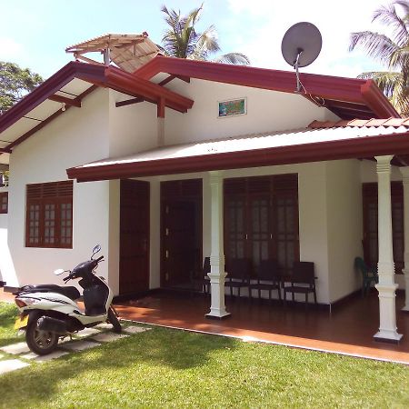 Hotel Surf Bay House Dikwella Exterior foto