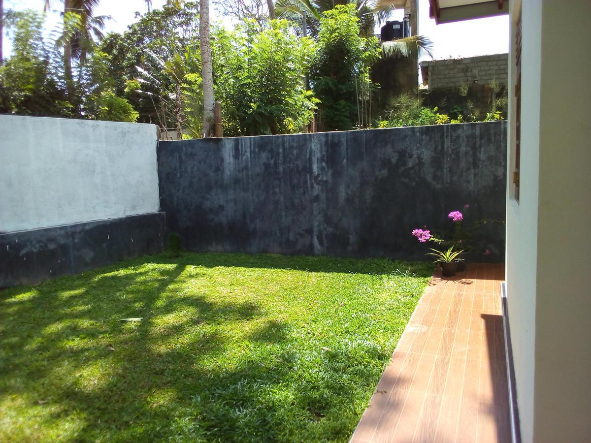 Hotel Surf Bay House Dikwella Exterior foto