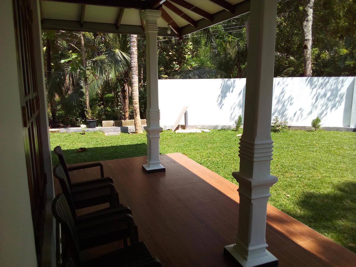 Hotel Surf Bay House Dikwella Exterior foto